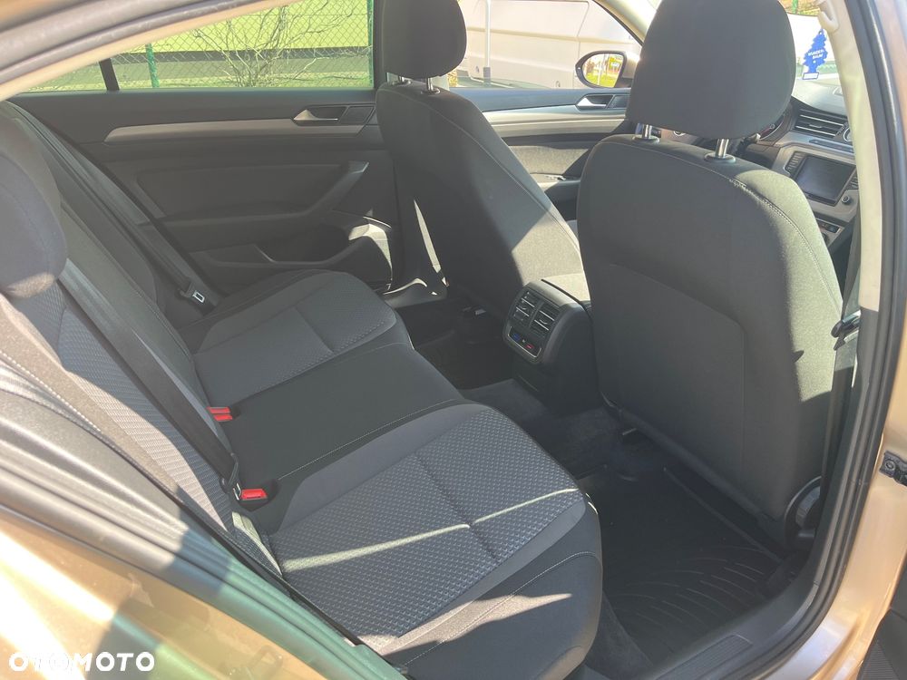 Volkswagen Passat 1.4 TSI (BlueMotion Technology) Trendline - 15