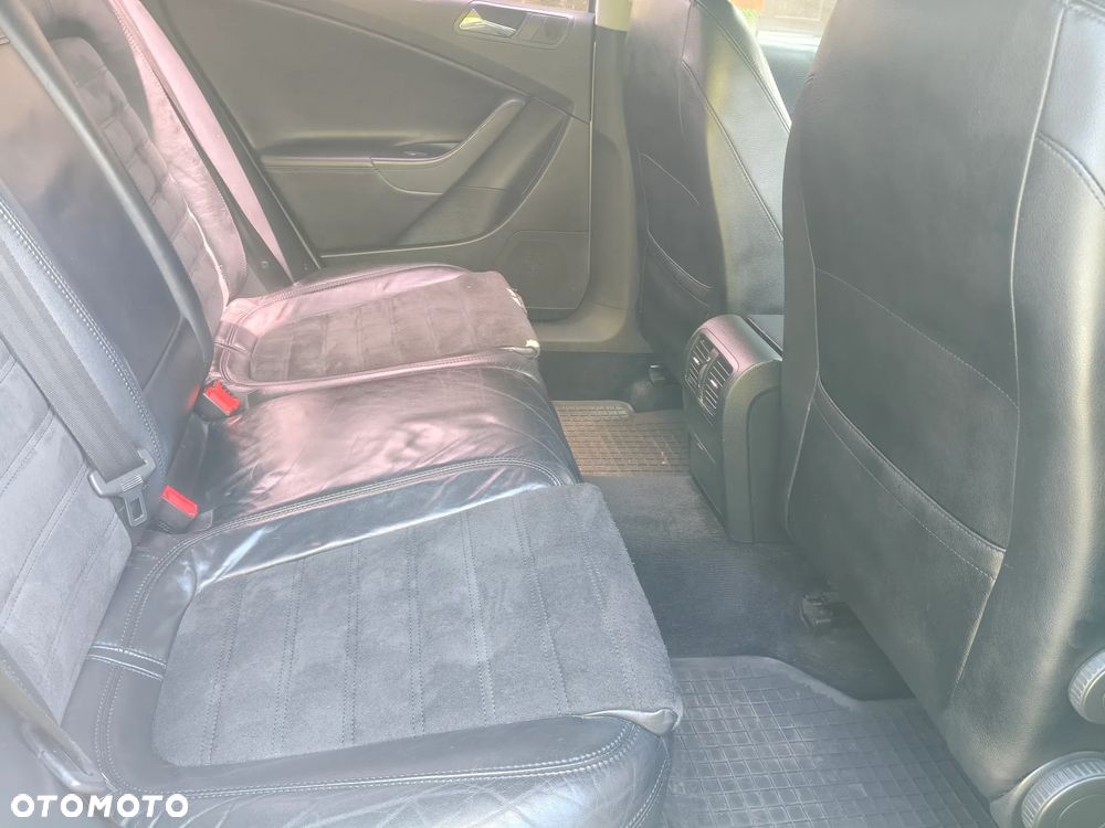 Volkswagen Passat 1.9 TDI Highline - 16