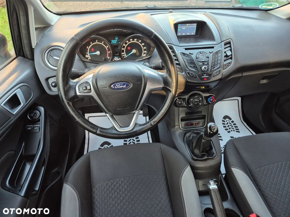 Ford Fiesta 1.25 Celebration - 24