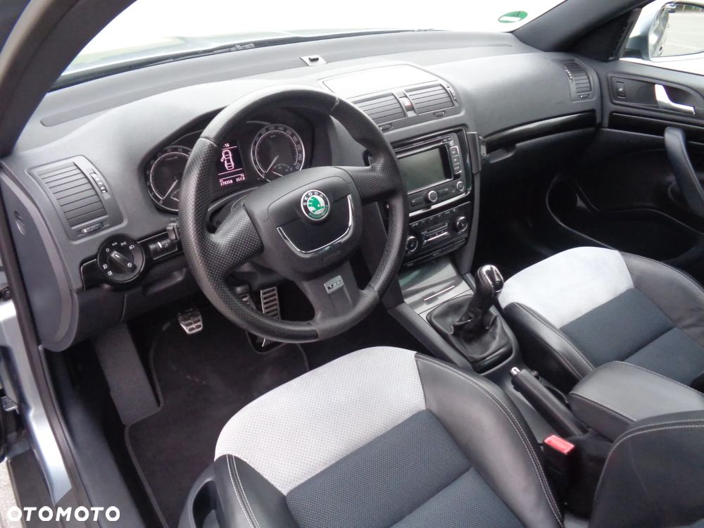 Skoda Octavia 2.0 TDI CR DPF RS - 13