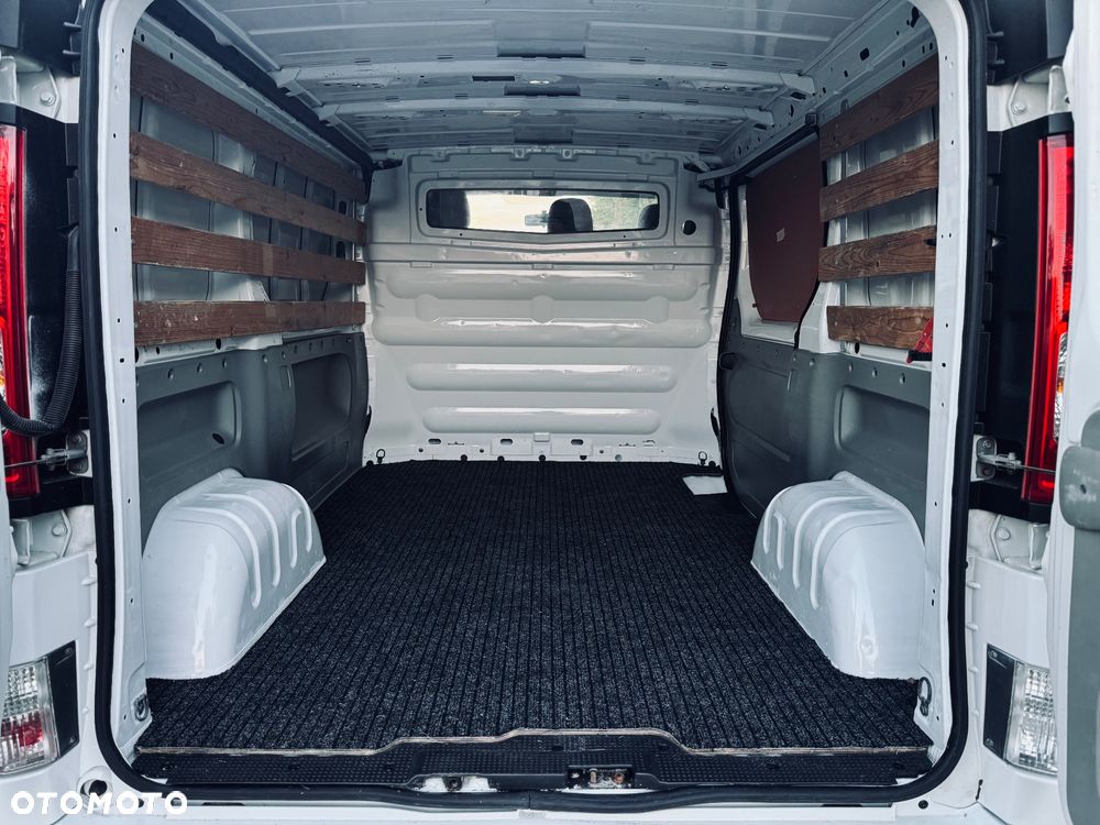 Renault Trafic - 23