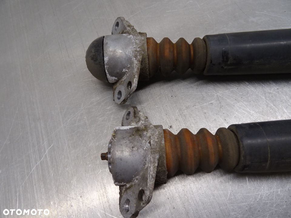 AUDI A3 8L 96-99 HB 5D AMORTYZATOR AMORTYZATORY TYŁ PRAWY LEWY - 2