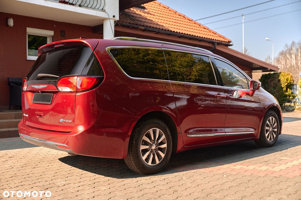 Chrysler Pacifica - 13