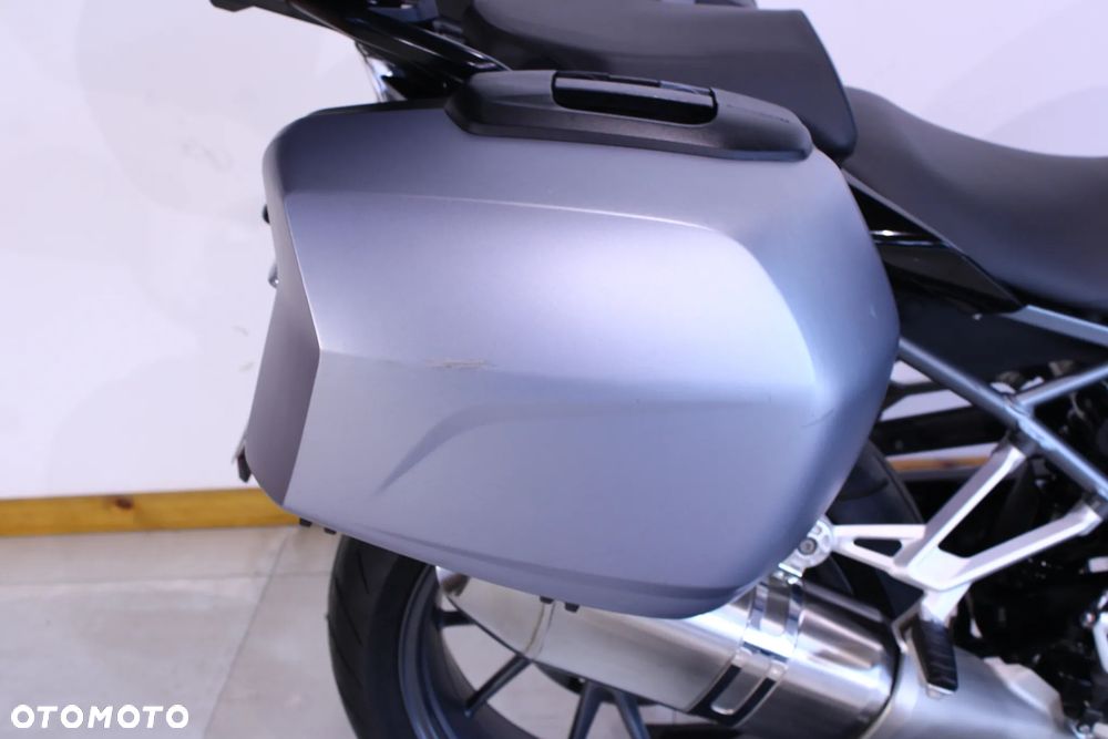 BMW R - 19
