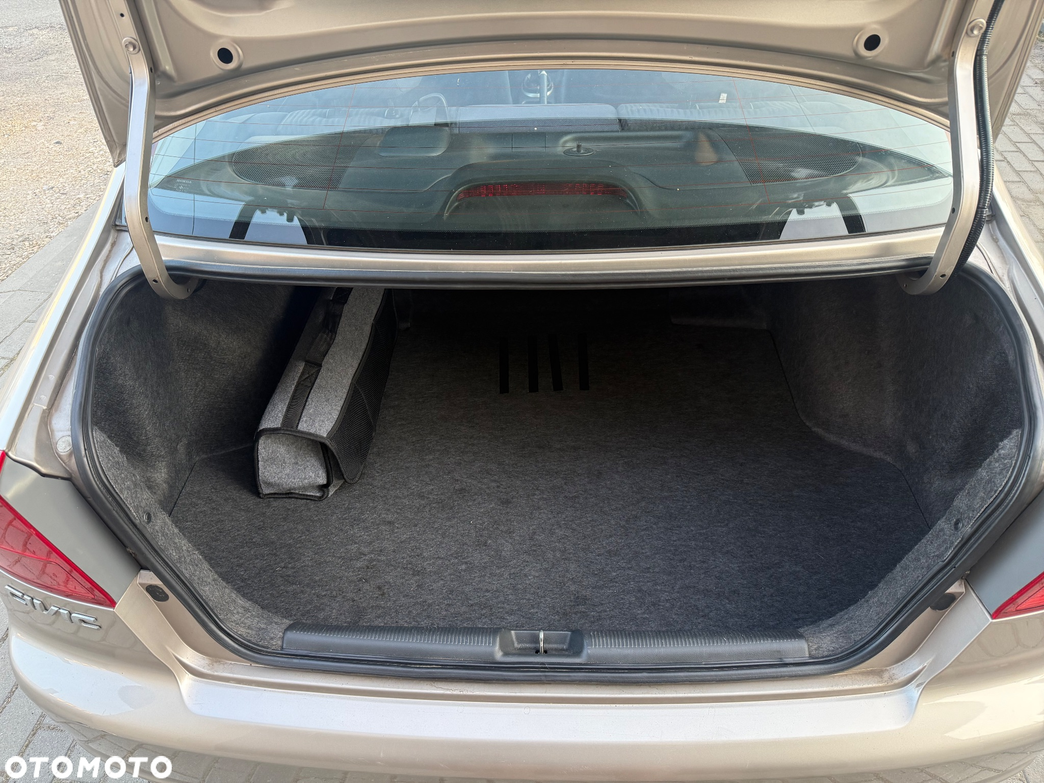 Honda Civic 1.4i S - 8