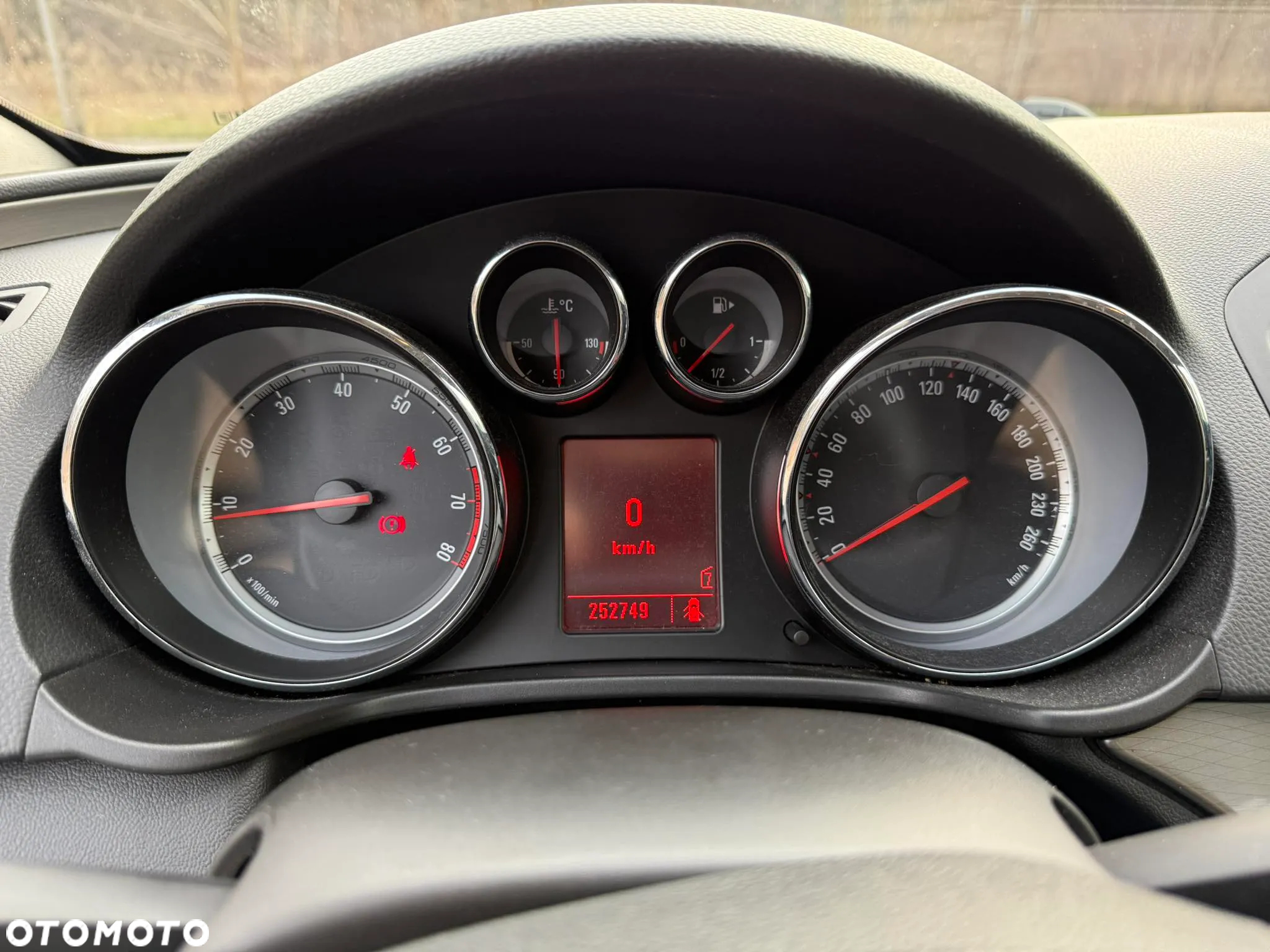 Opel Insignia 1.8 - 10