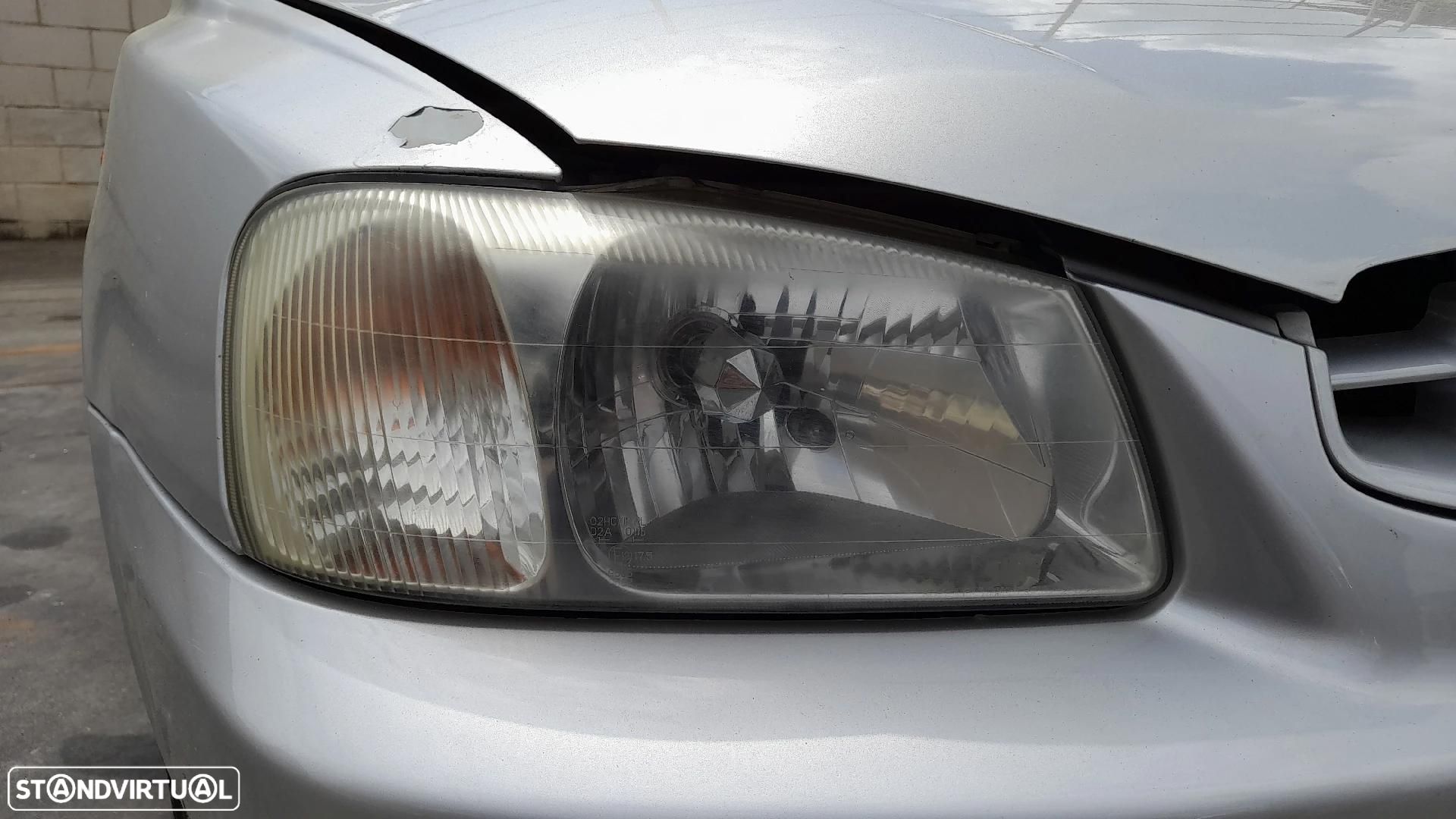 Ótica / farol direita HYUNDAI Accent II (LC) - 1