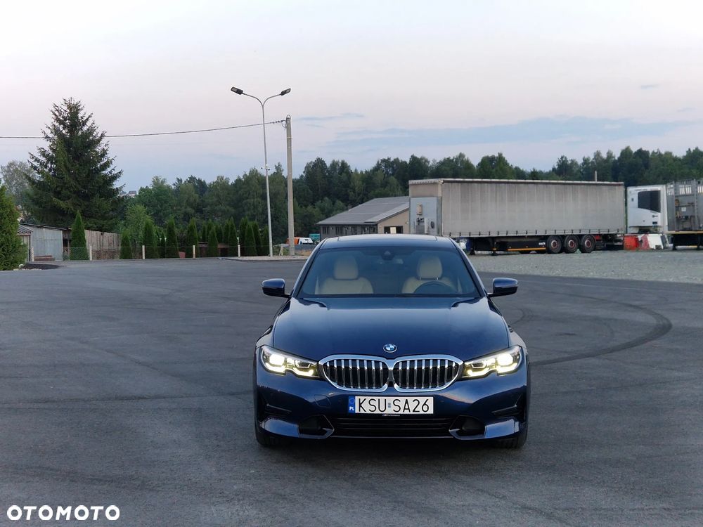 BMW Seria 3 330i Sport Line - 4