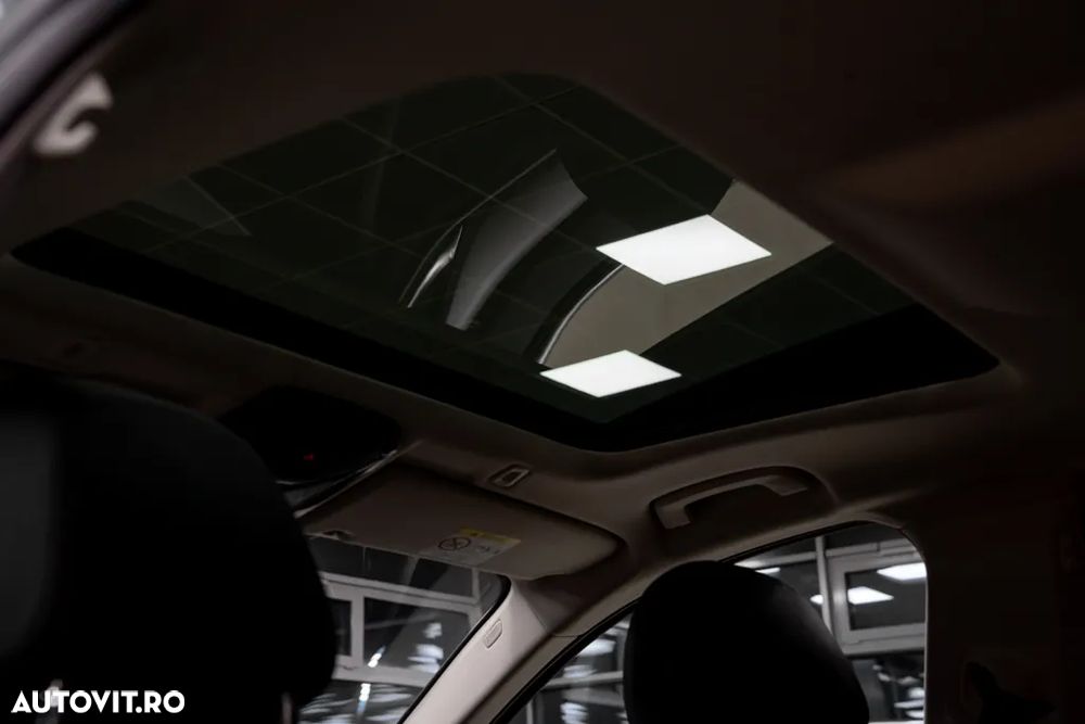 BMW Seria 5 530d xDrive AT - 28