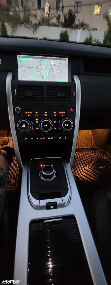 Land Rover Discovery Sport 2.0 l TD4 HSE Luxury Aut. - 6
