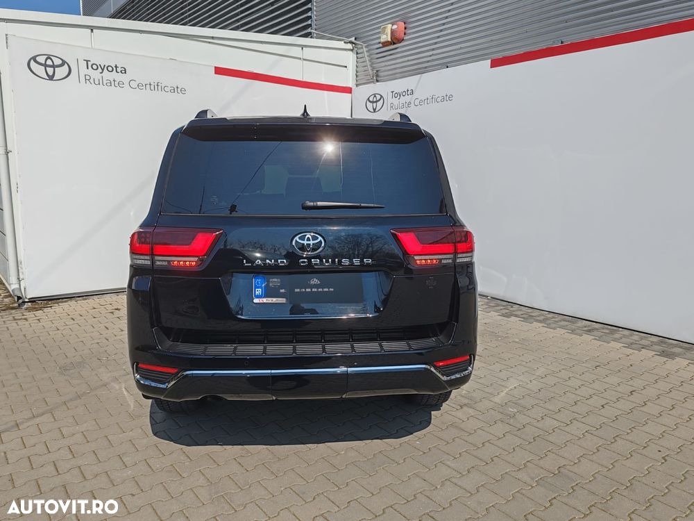 Toyota Land Cruiser 300 - 26