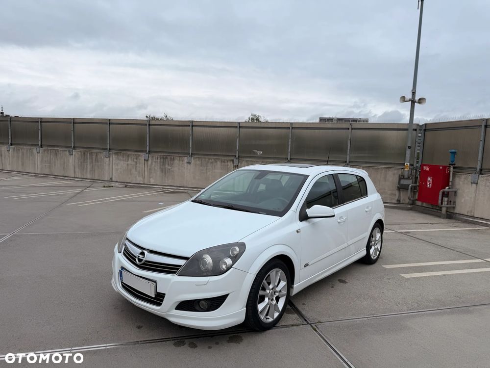 Opel Astra 1.6 Turbo White Edition - 4