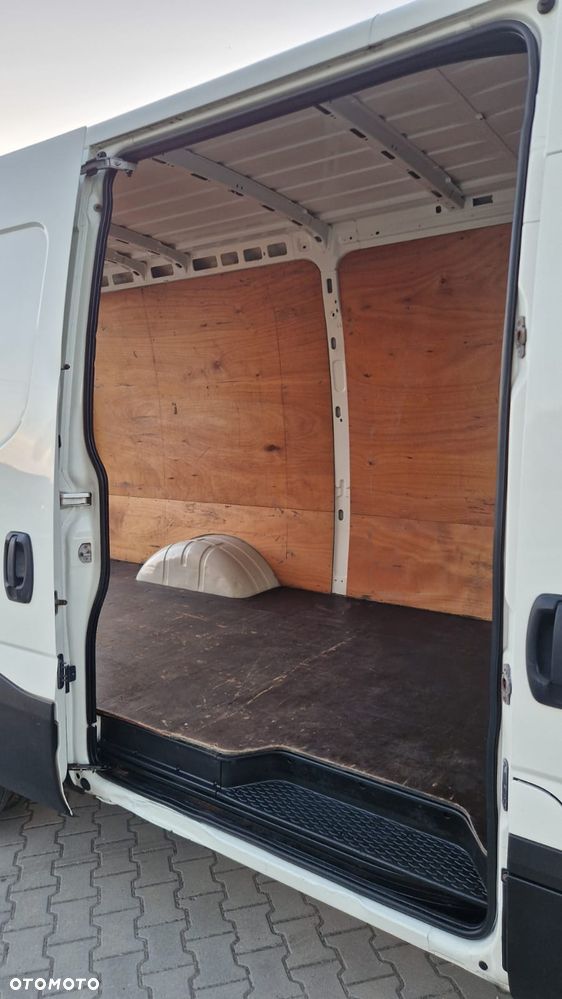 Iveco DAILY 35 Klima Elektryka Tempomat Na Bliźniaku Furgon 3os. Hak Serwis - 17