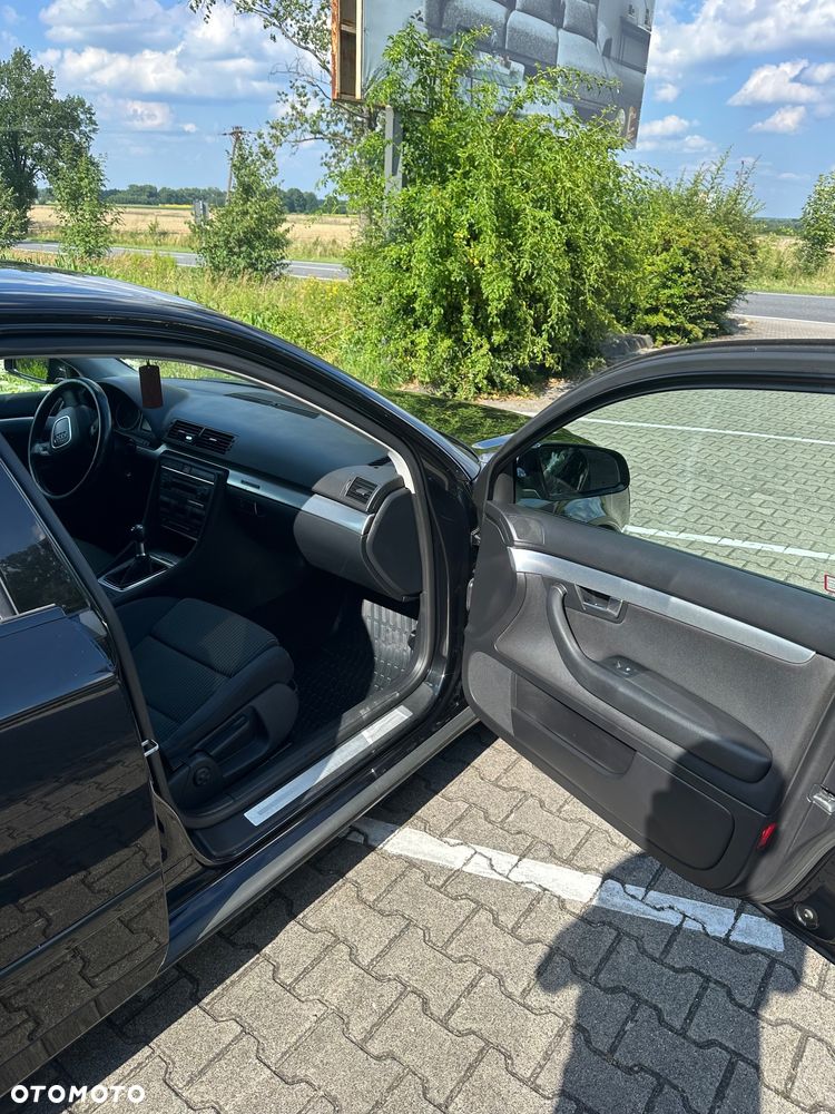 Audi A4 Limousine 2.0 T FSI quattro - 15