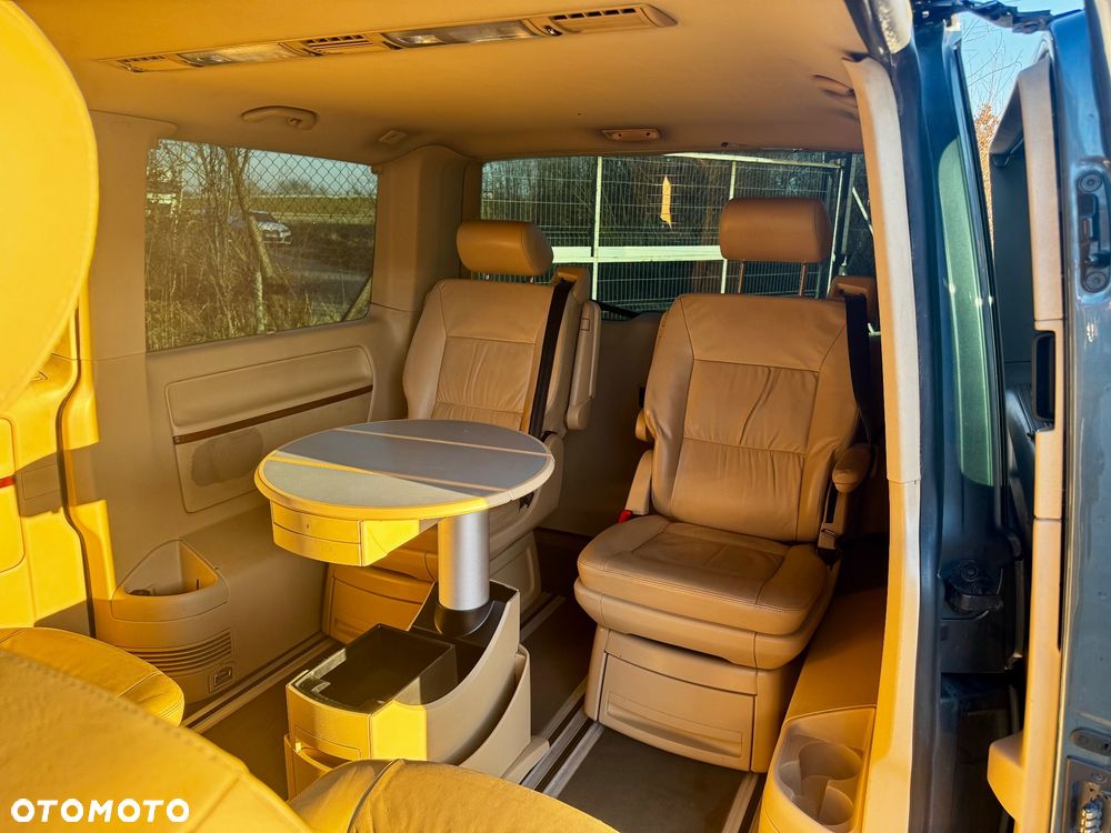 Volkswagen Multivan - 14