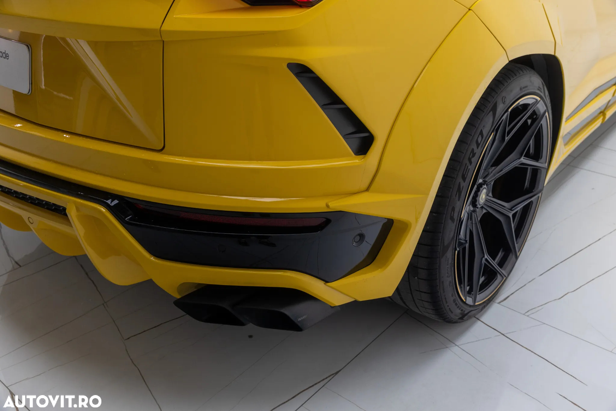 Lamborghini URUS - 11