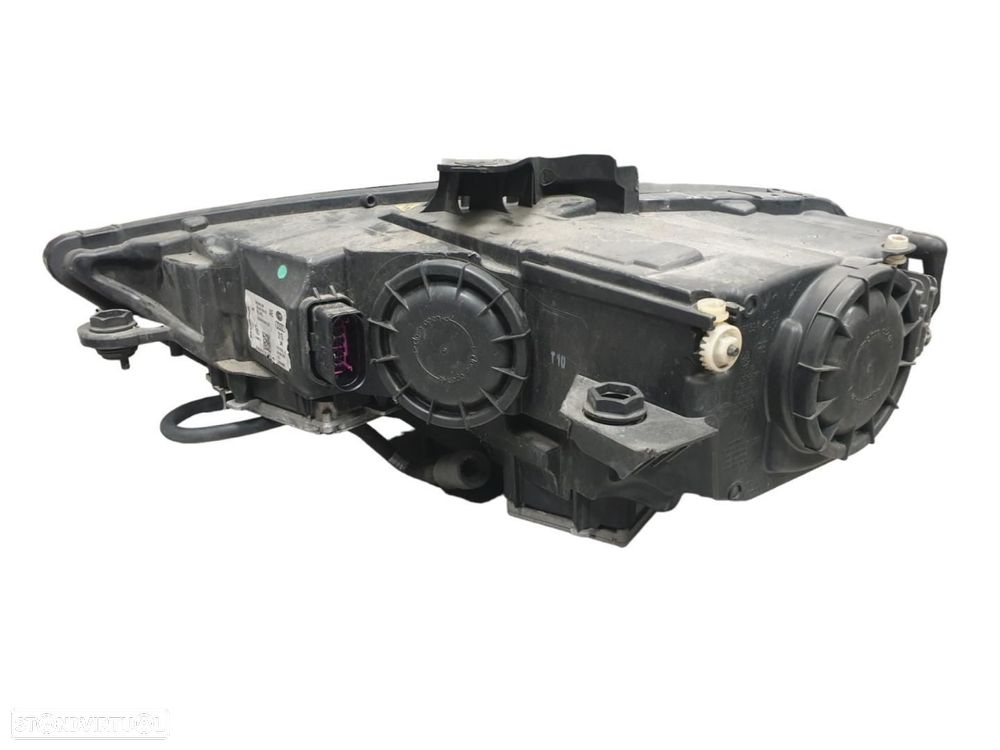 FAROL DIREITO AUDI A3 8V1 - 8