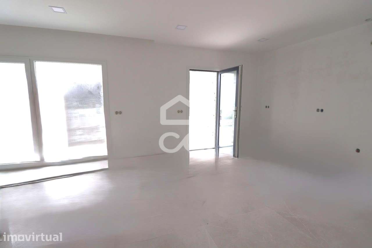 Moradia T4 em fase final de construção em  Cantanhede - Grande imagem: 2/17