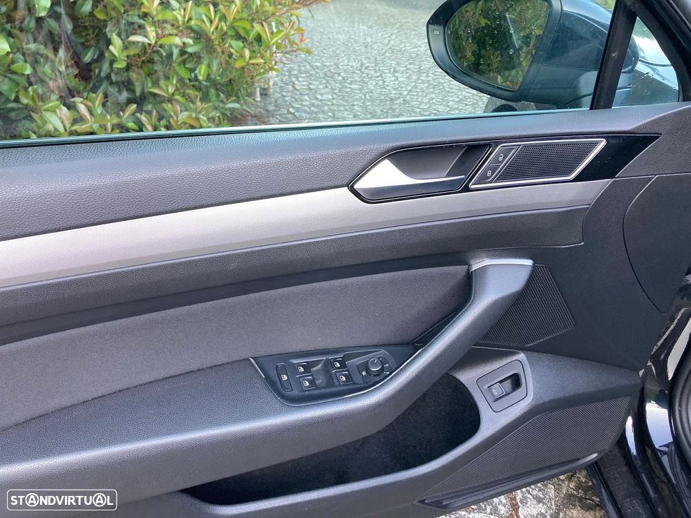 VW Passat Variant 1.6 TDI Confortline DSG - 18