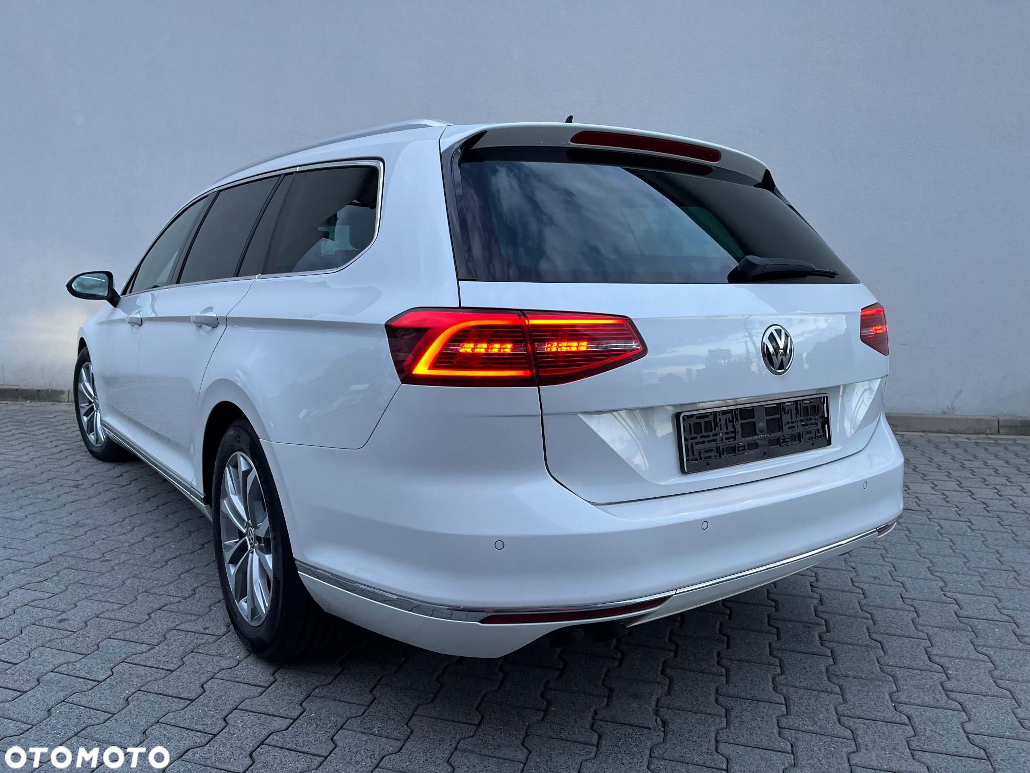 Volkswagen Passat Variant 2.0 TDI SCR DSG Highline - 17