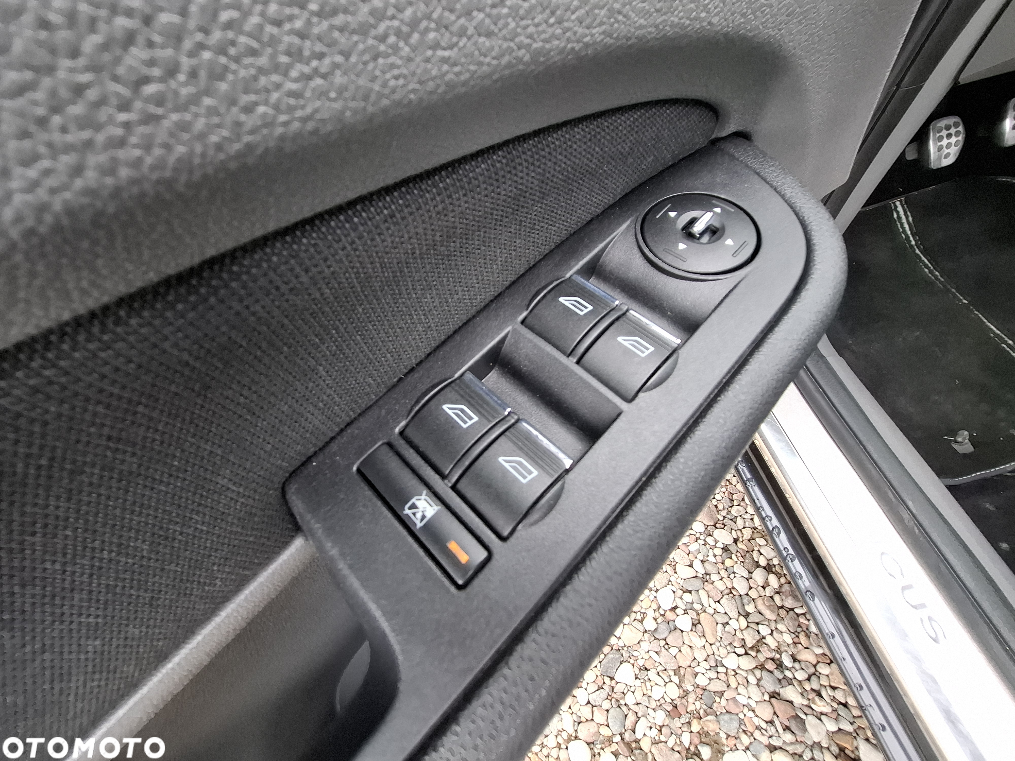 Ford Focus 1.6 Ambiente - 14