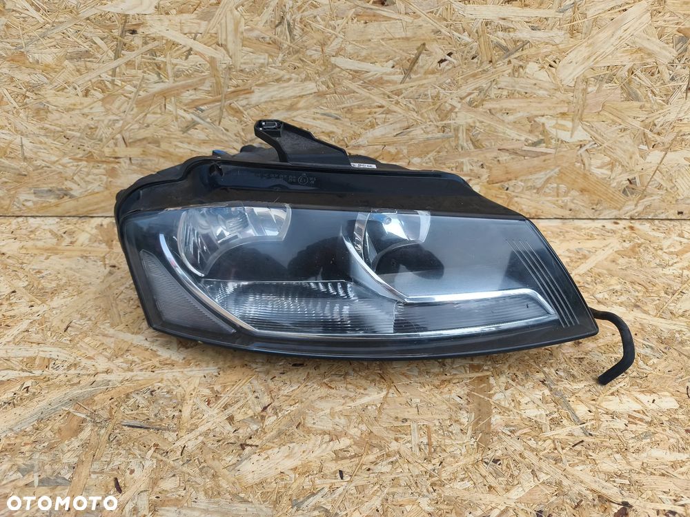 Audi A3 8P Lift 09-12r lampa przód przednia prawa UK - 1