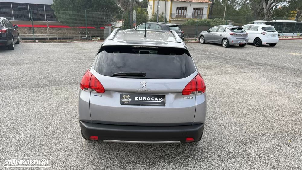 Peugeot 2008 1.2 PureTech Style - 12