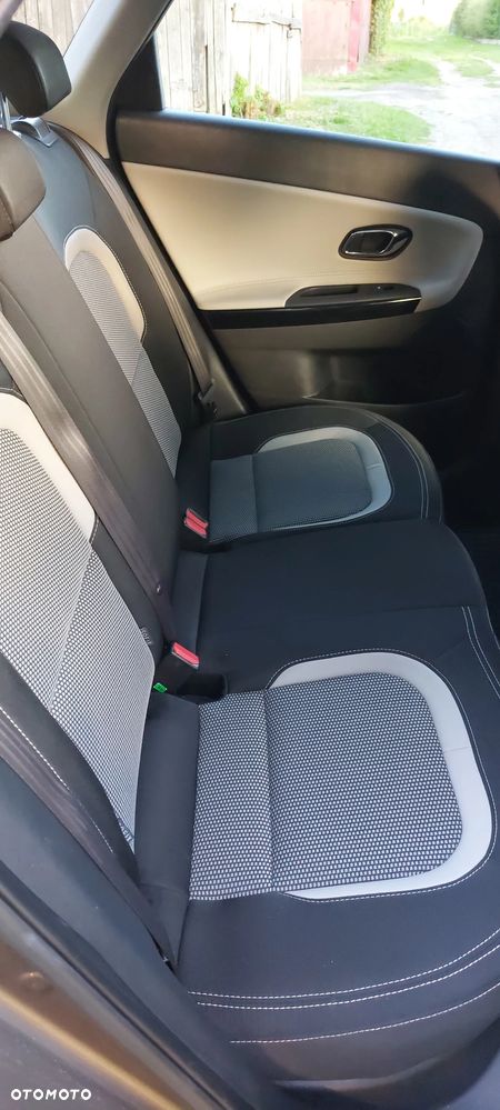 Kia Ceed 1.6 CRDi L - 10