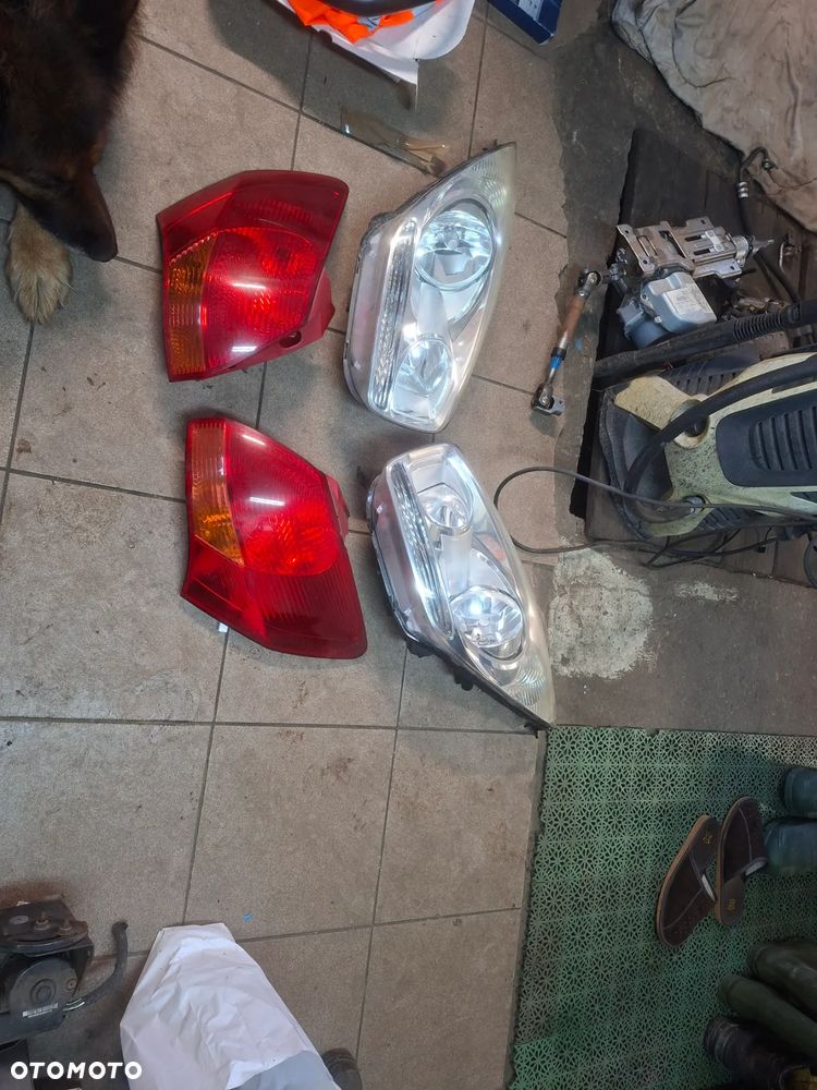 KIA venga  lewe lub prawe przód tyl lampa EUROPA