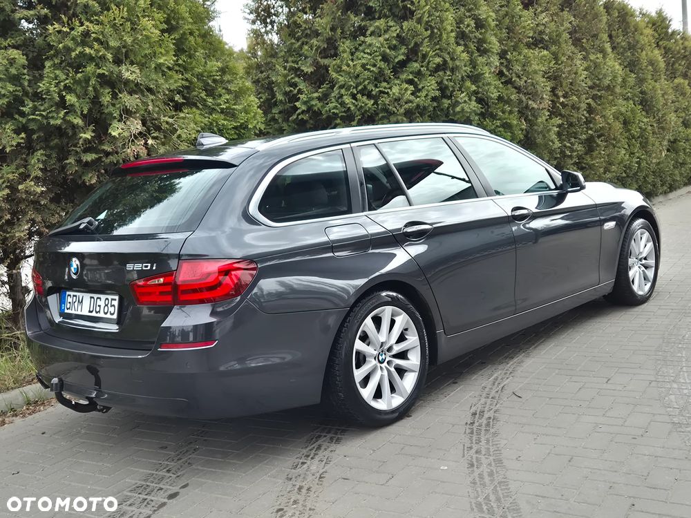 BMW Seria 5 520i - 12