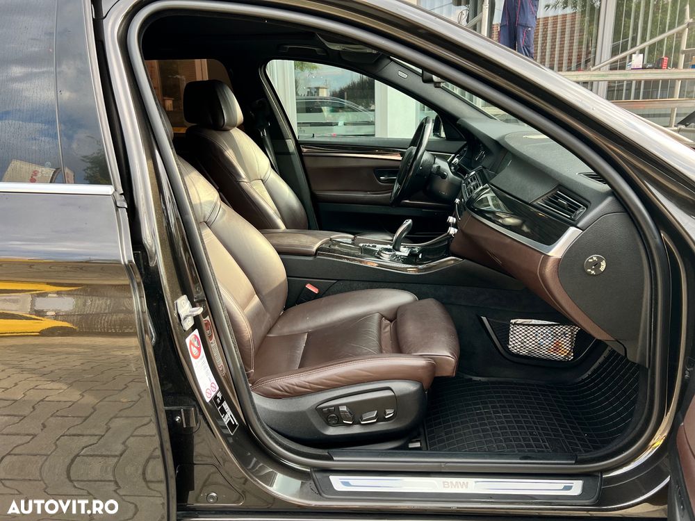 BMW Seria 5 520d xDrive Touring Aut. Luxury Line - 14