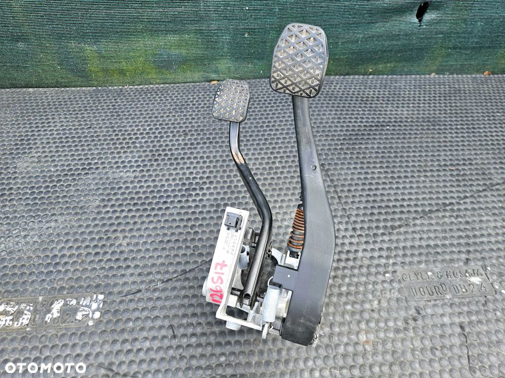 Pedały 678711/10 6761310 Pedał Czujnik Hamulca Sprzegła Stelaż Manual Europa BMW 3 E90 E91 E92 - 39