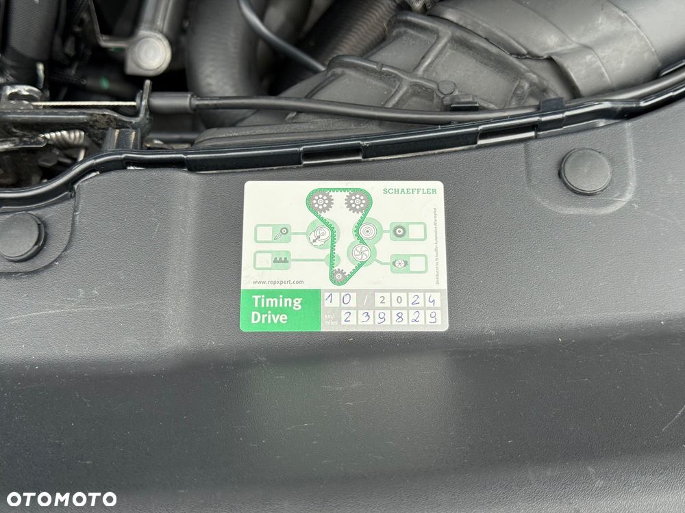 Ford Kuga 2.0 TDCi 4x4 ST-Line - 40