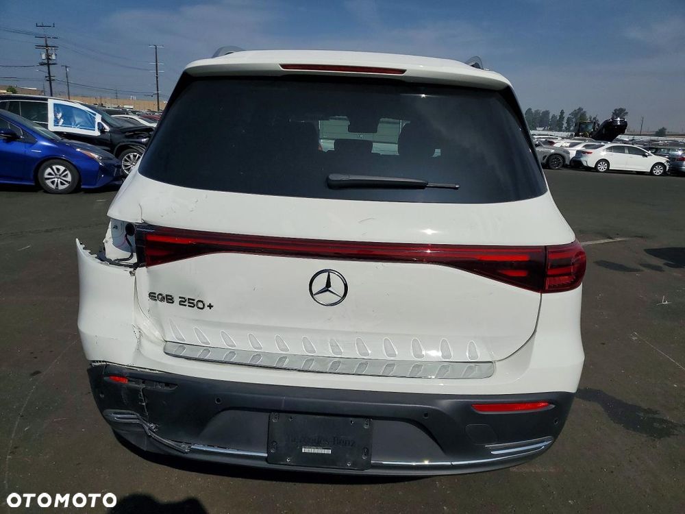 Mercedes-Benz EQB 250+ - 7