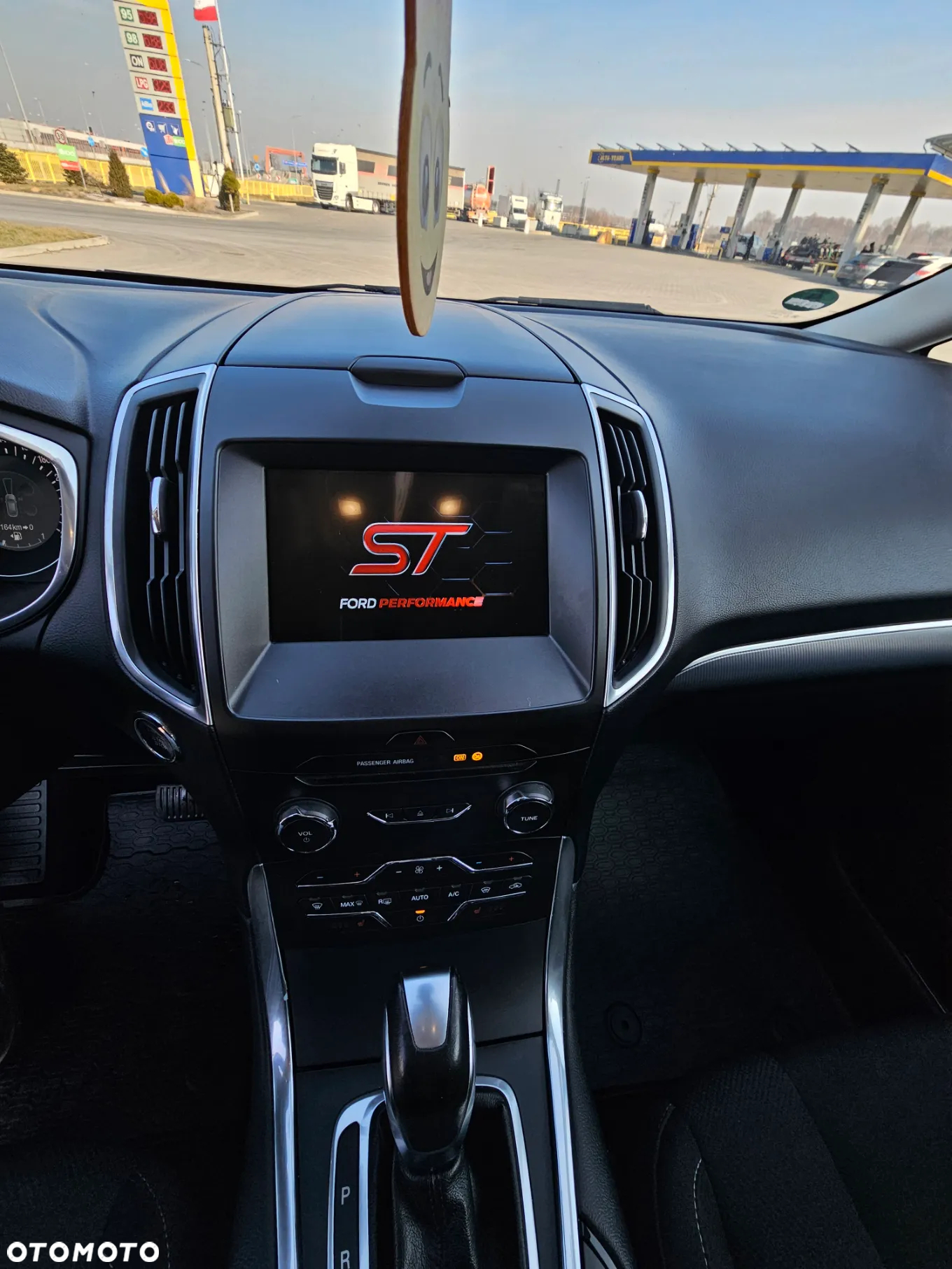 Ford S-Max - 17