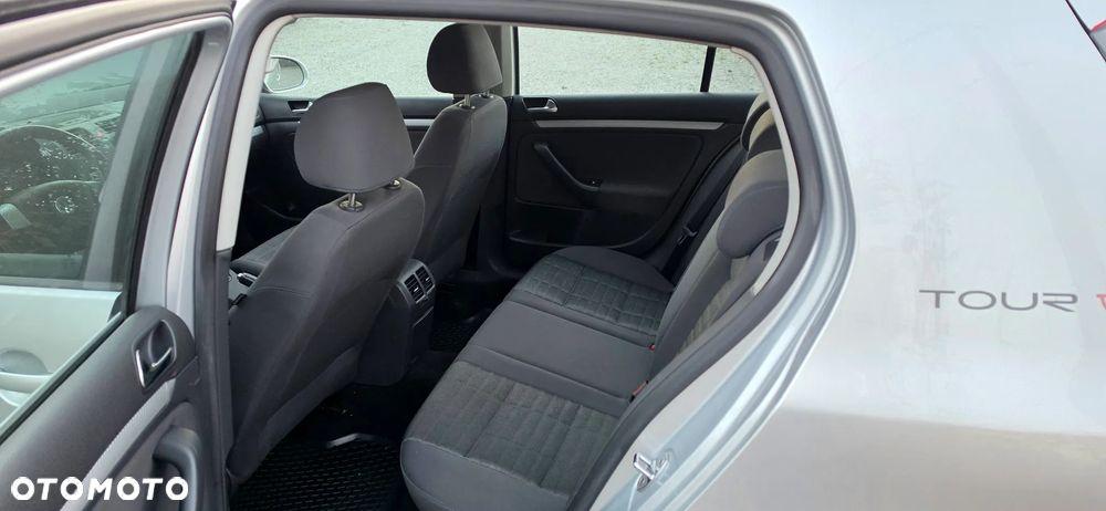 Volkswagen Golf - 14