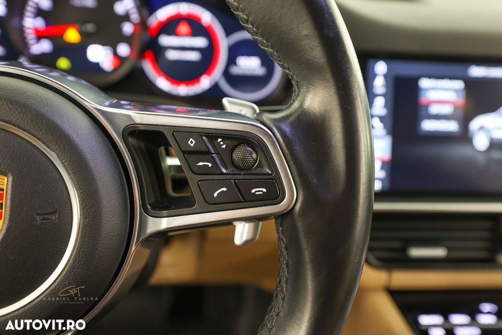 Porsche Cayenne - 15