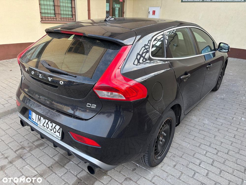 Volvo V40 ver-d2-r--design-kinetic - 7