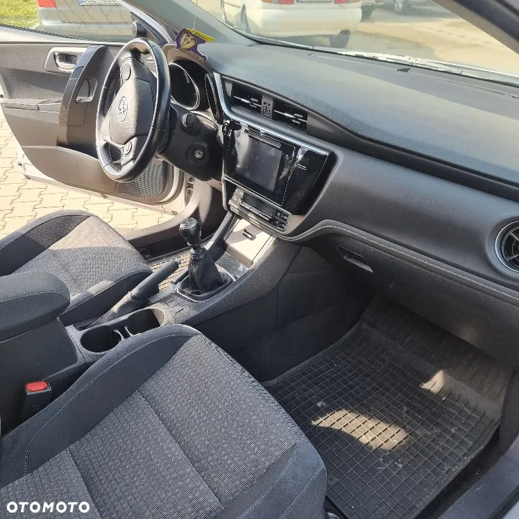 Toyota Auris 1.6 D-4D Dynamic - 9