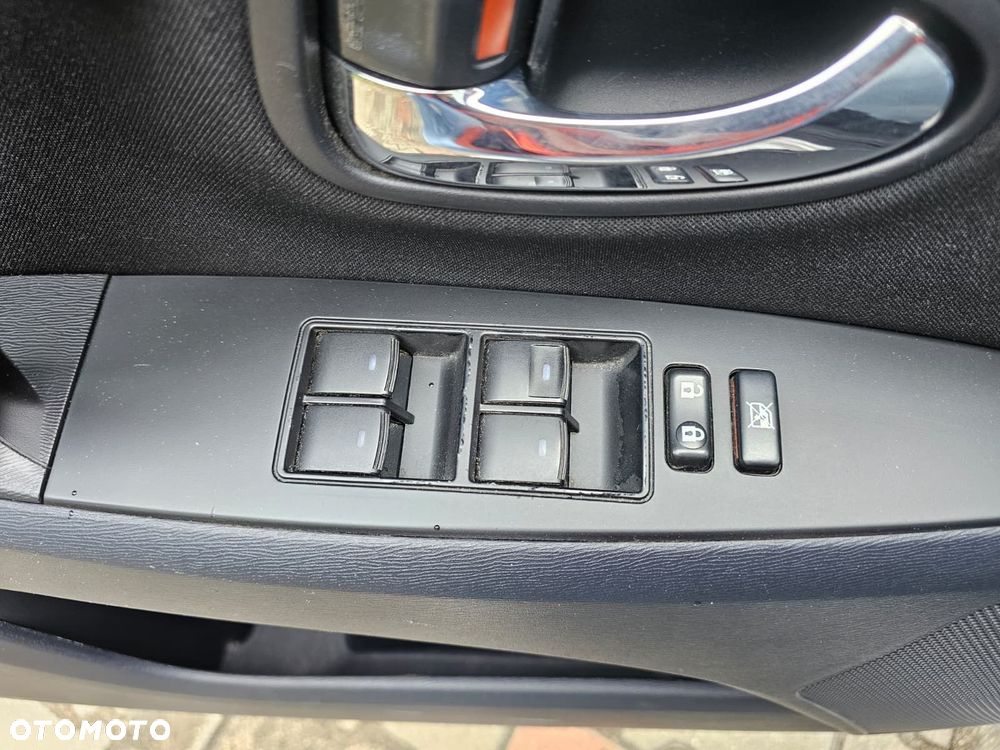 Toyota Avensis 2.0 D-4D Sol - 12