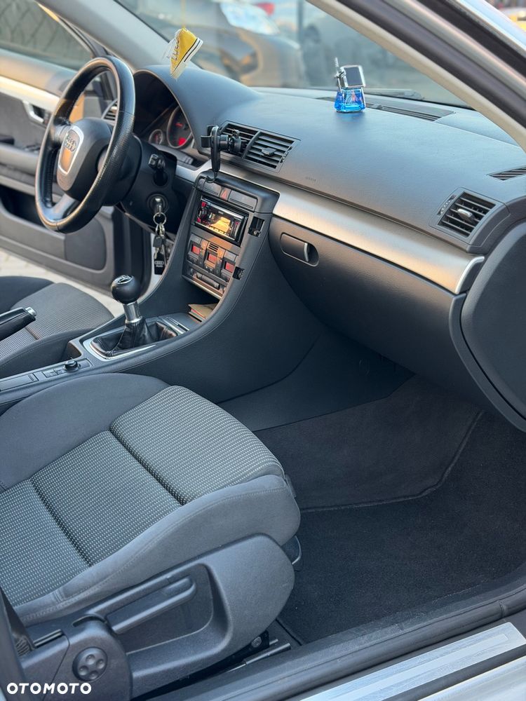 Audi A4 Avant 2.0 TDI - 17