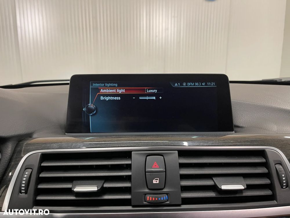 BMW Seria 3 330e iPerformance Luxury Line - 19