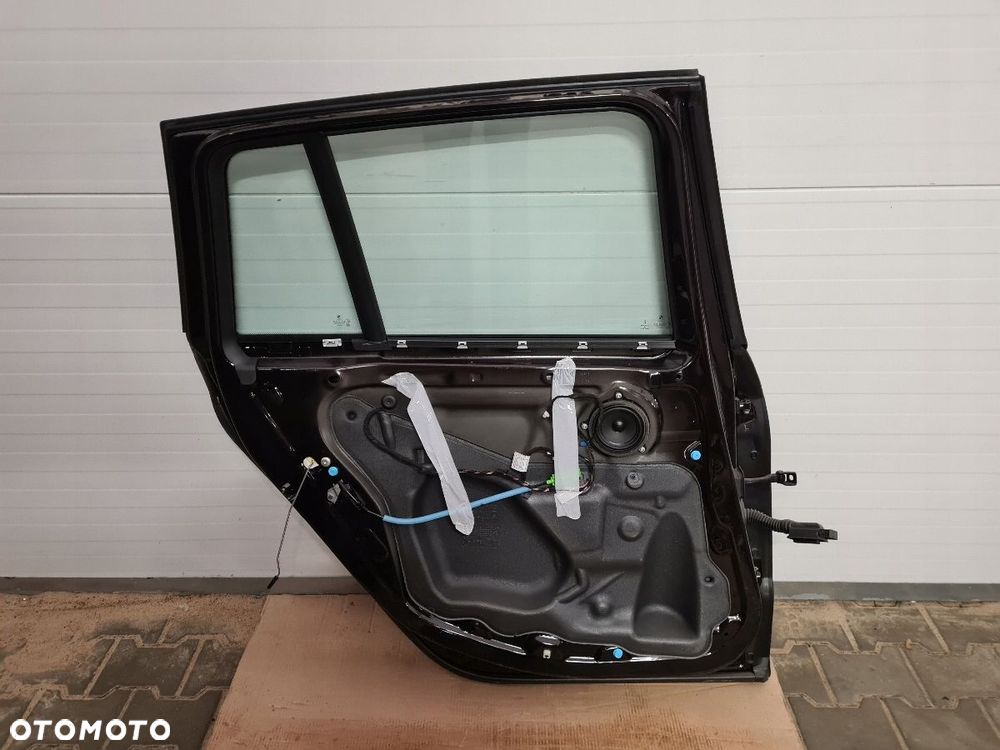 BMW F46 DRZWI LEWY TYŁ B53 - 4