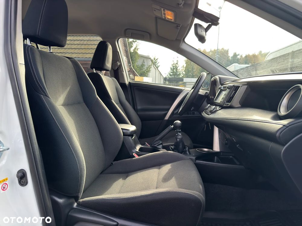 Toyota RAV4 2.0 D-4D Premium 4x2 - 16