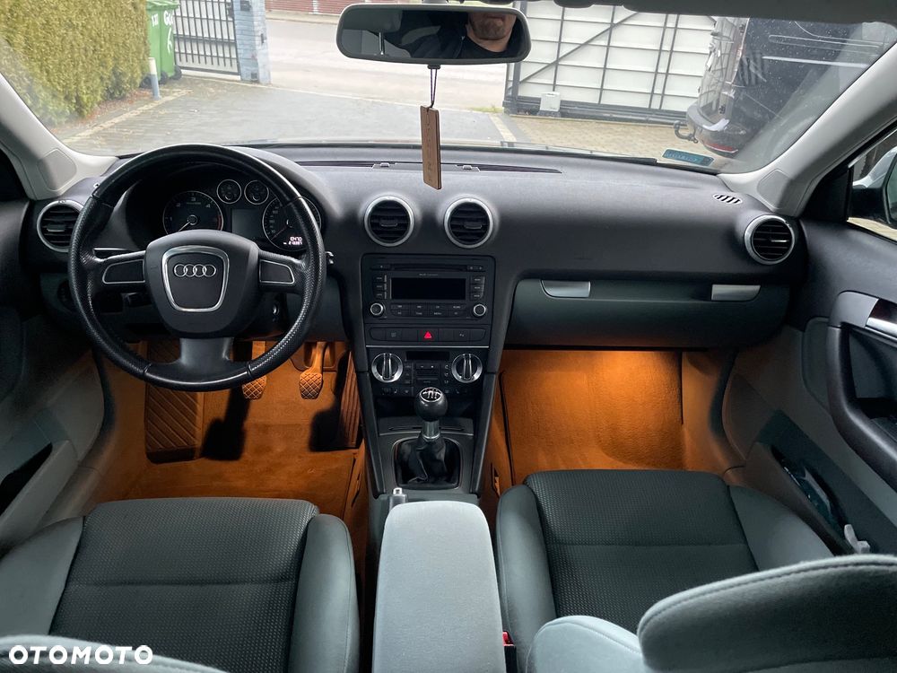 Audi A3 Sportback 2.0 TDI DPF Ambiente - 5