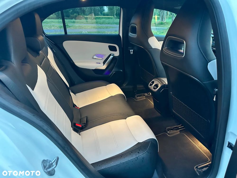 Mercedes-Benz Klasa A 220 4-Matic AMG Line 7G-DCT - 22