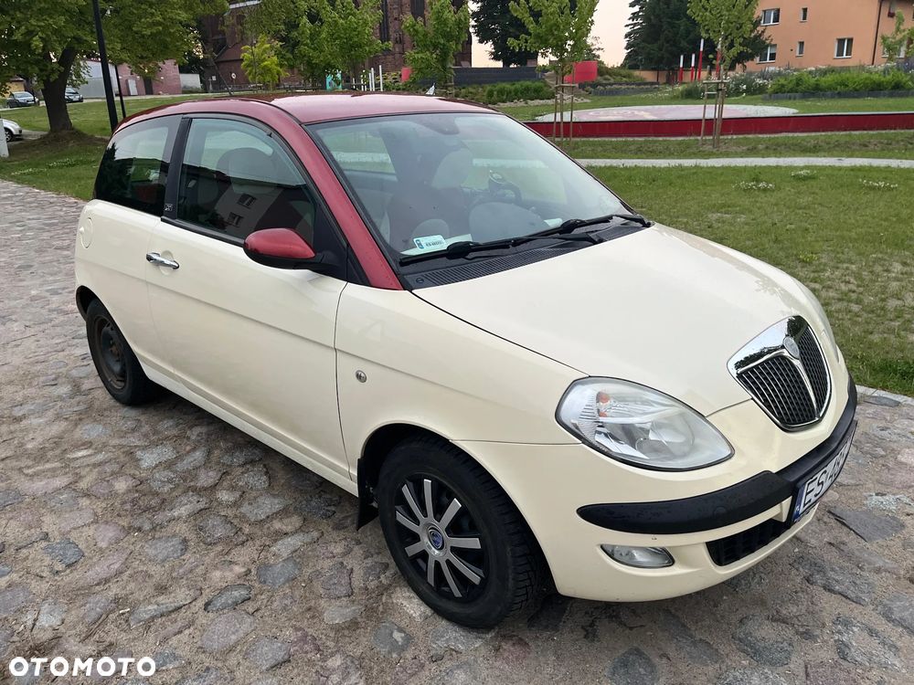Lancia Ypsilon 1.4 16V Elegante Plus - 5