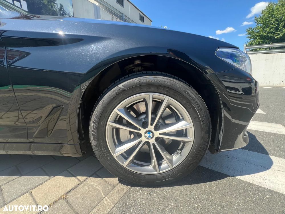 BMW Seria 5 530e Aut. Luxury Line - 22