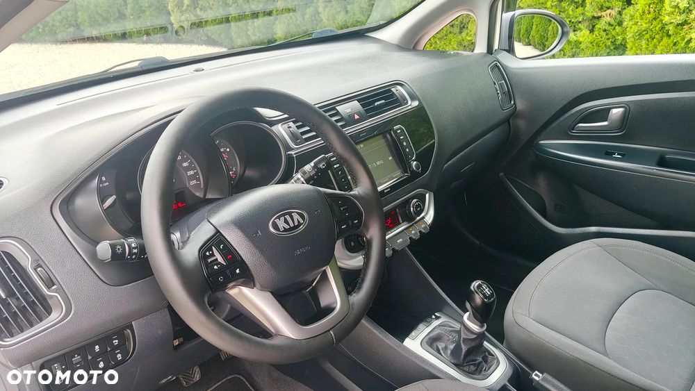 Kia Rio 1.4 Dream Team Edition - 6