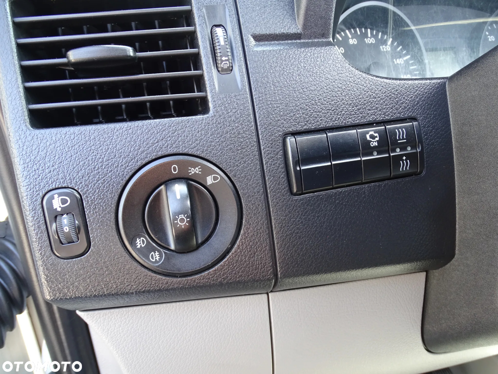 Mercedes-Benz SPRINTER - 30